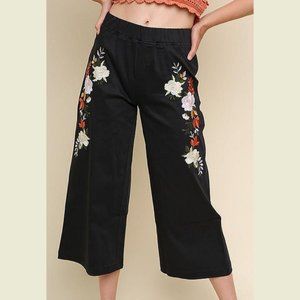 New UMGEE S M Black High Waisted Floral Embroidered Cotton Cropped Pants